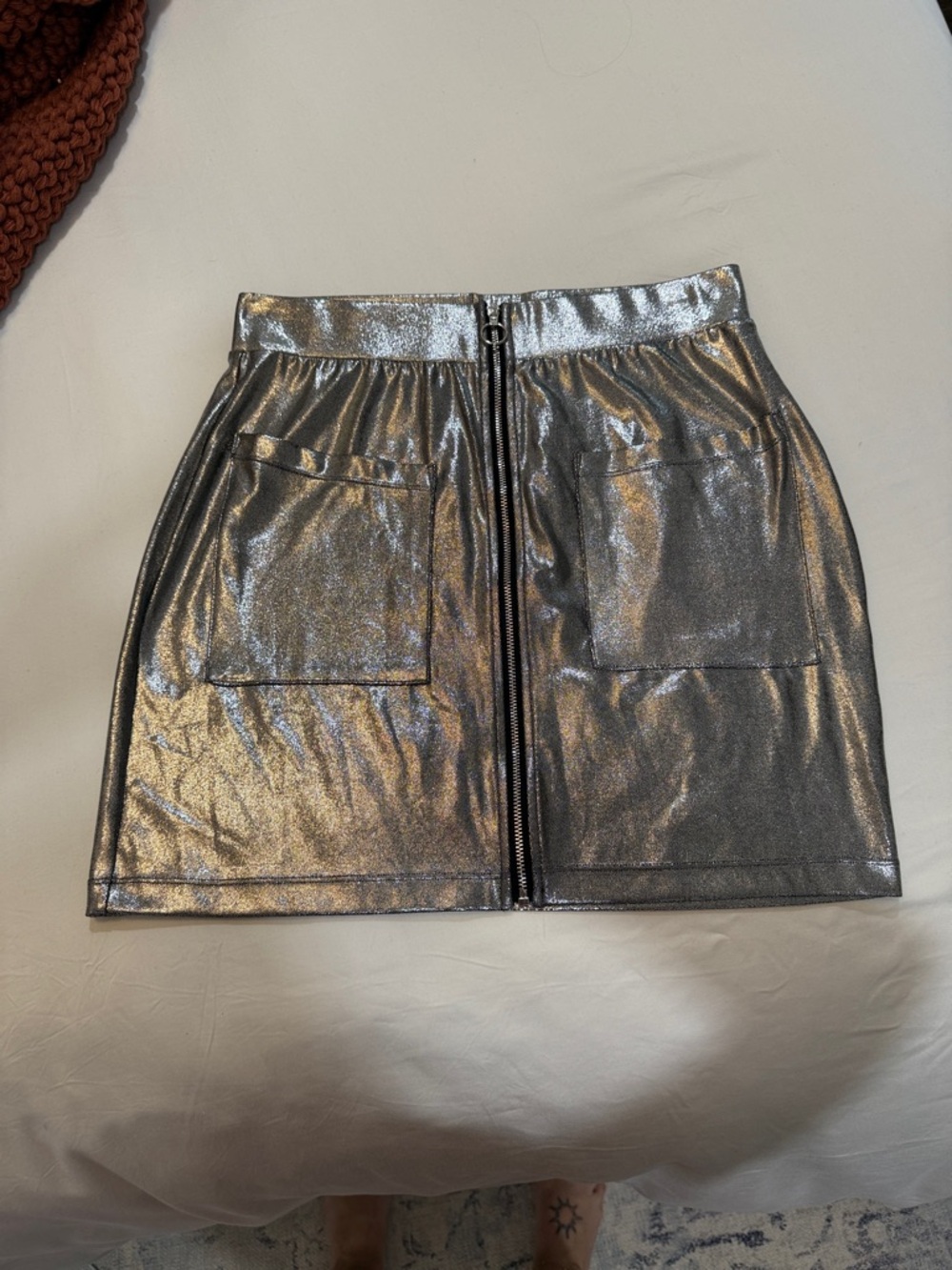 HALARA Silver Metallic Front Zip Mini Skirt